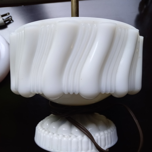 Vintage unique Milk Glass Lamp - Picture 2 of 9